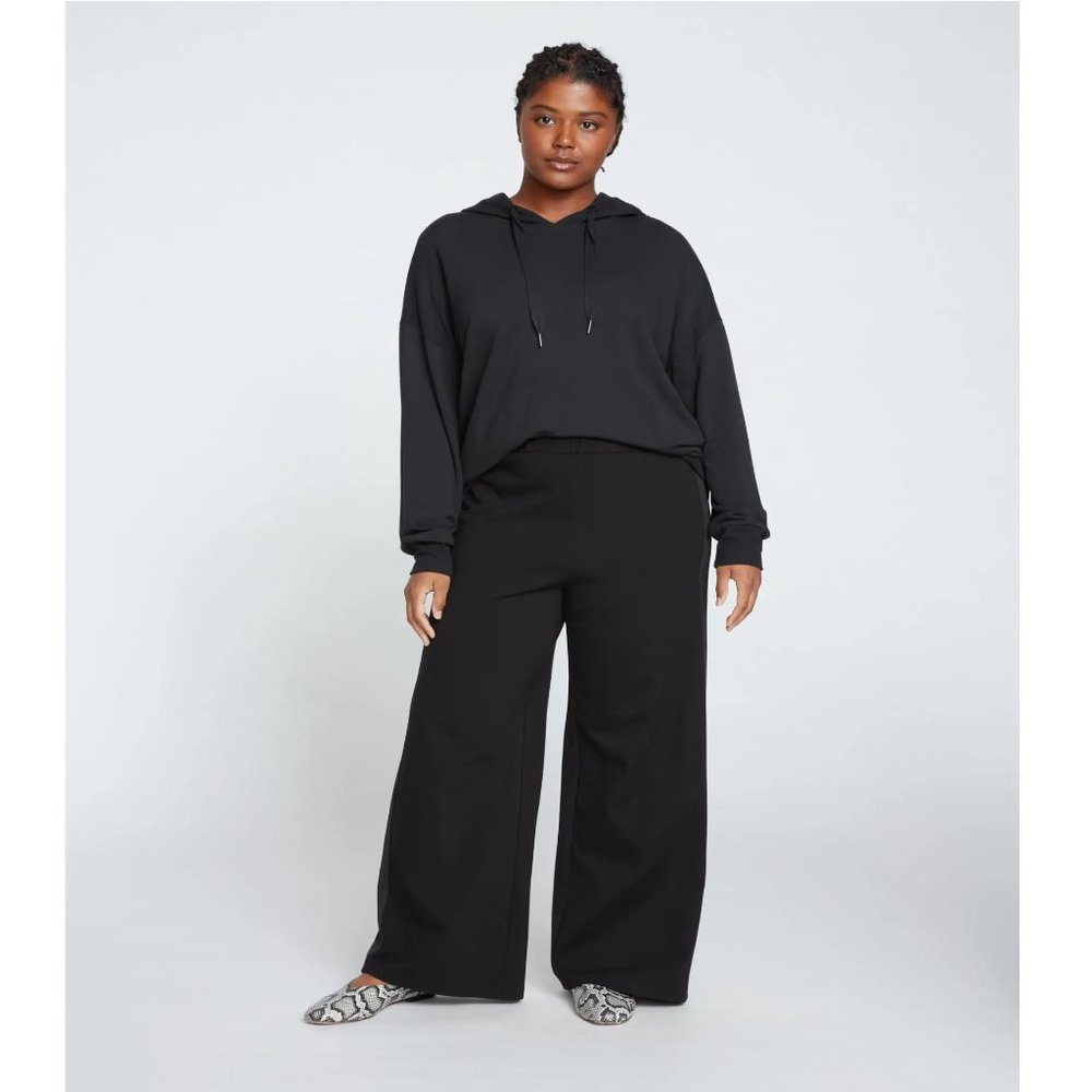 NWT- Universal Standard Amy Pullover Hoodie in black